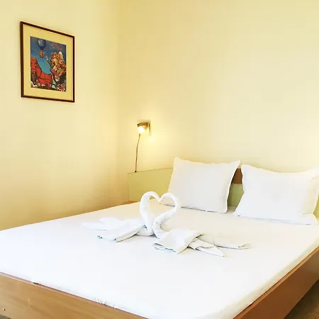 Aparthotel Elit 2 דירה *