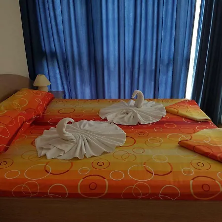 Aparthotel Elit 2 דירה *