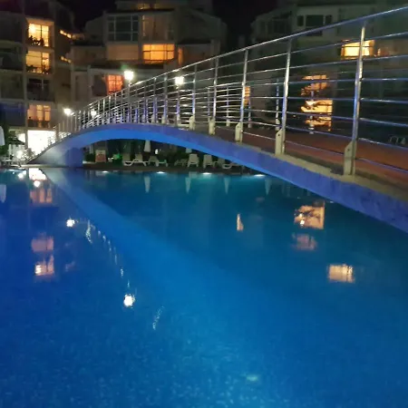 Aparthotel Elit 2 דירה *